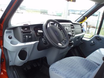 Ford Transit - 16 míst - Car Tour